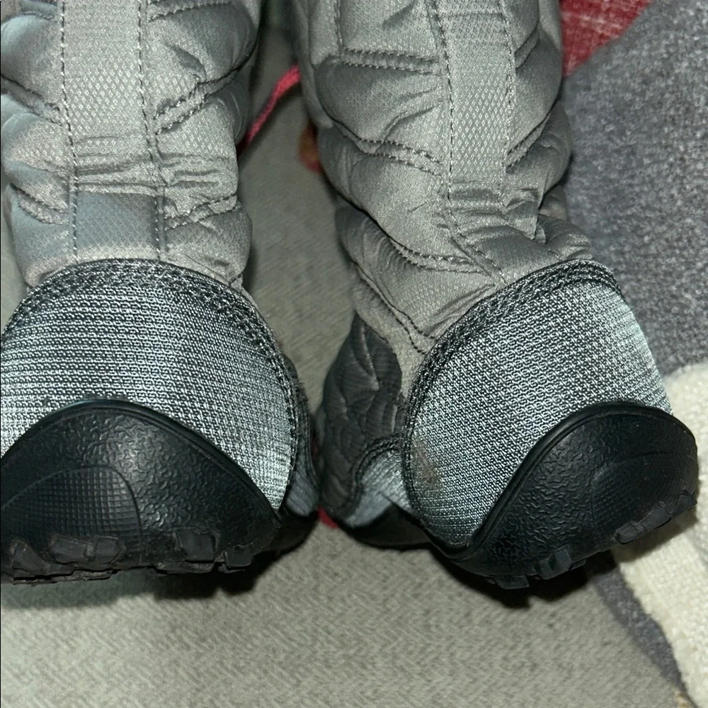 YOUTH MINX MID II OMNI HEAT COLUMBIA BOOTS SZ 2 WATERPROOF